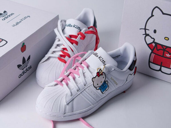 Hello Kitty Adidas Superstar